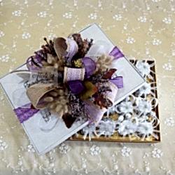 Özel Mor Dekorlu Kutu Çikolata