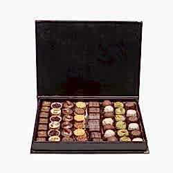 Siyah Ahşap Deri Kaplama Kutuda Çikolata