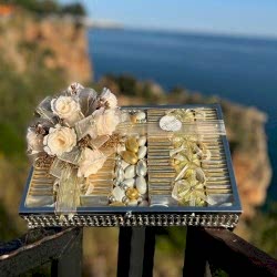 Gümüş Dekorlu Sandık Çikolata